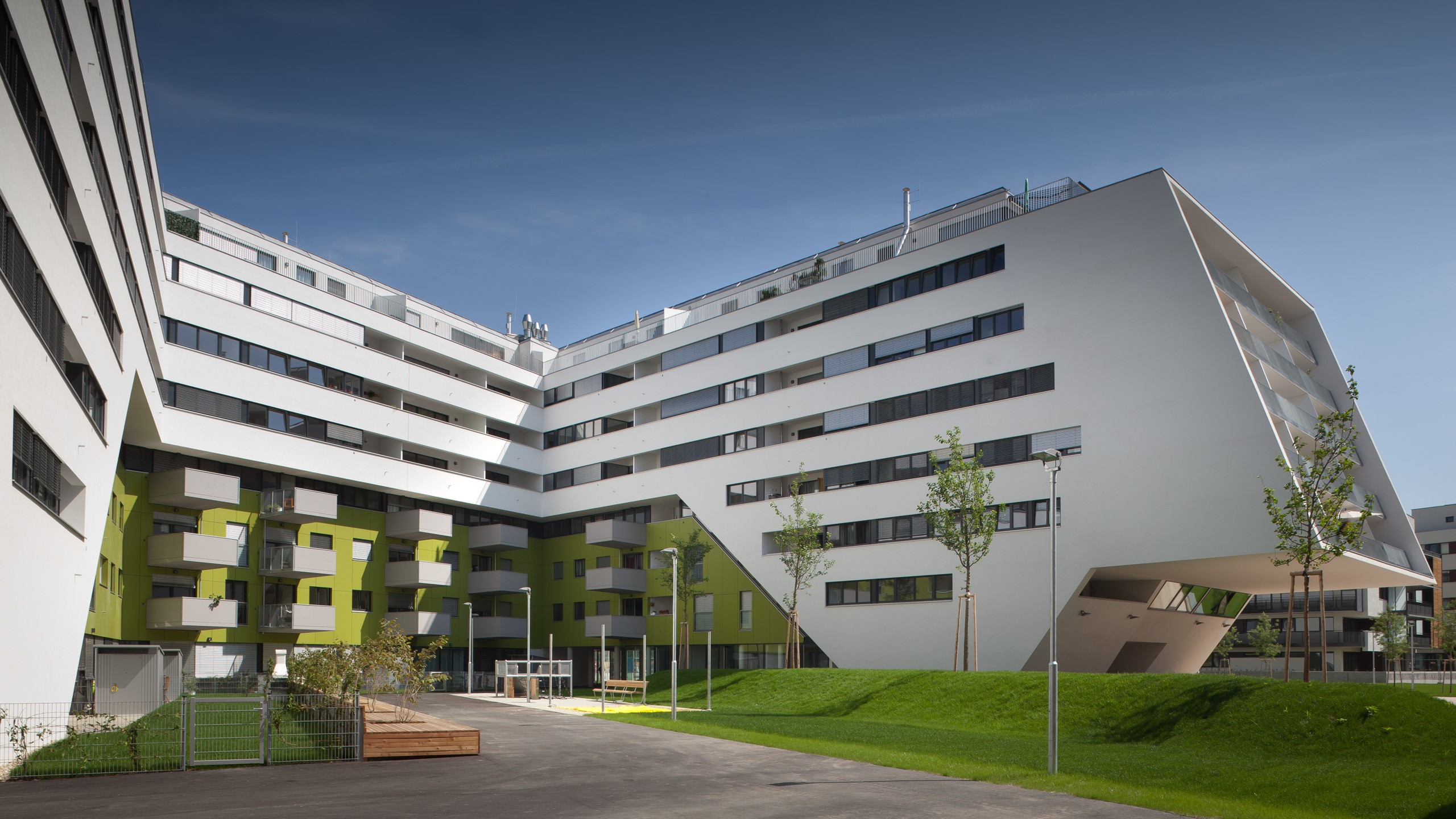 BOMB — GERNER GERNER PLUS ARCHITEKTUR